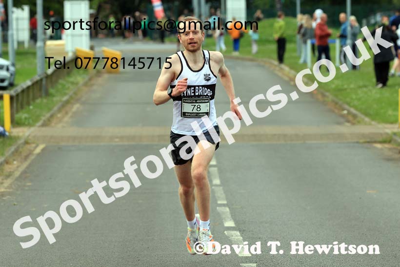 Clive Cookson 10k Road Race, 2024 Clive Cookson 10k Road Race, Whitley Bay.  Photo: David T. Hewitson/Sports for All Pics